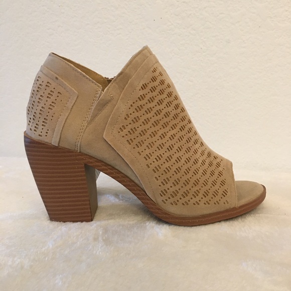 Celebrity Pink Sunrise Open toe heel ankle booties - Picture 2 of 10